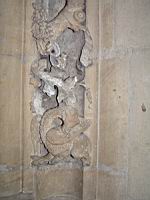 Lyon, Cathedrale Saint Jean, Chapelle des Bourbons, Dragon sculpte  (2)
